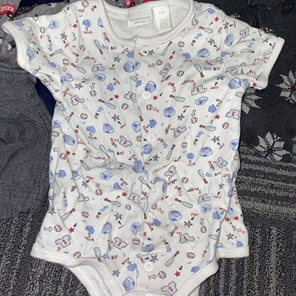 Baby Boy Clothing Bundle 6-9 Months 7 Piece Lot Hoodie Romper Bodysuit Short KU
